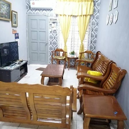 Homestay Perpaduan, Taman Bercham Raya Ulu Kinta Ipoh Perak Kampong Batu Lapan  Exterior photo