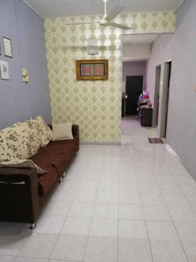 Homestay Perpaduan, Taman Bercham Raya Ulu Kinta Ipoh Perak Kampong Batu Lapan  Exterior photo